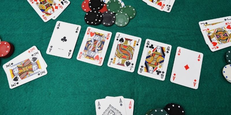 Những thuật ngữ thường gặp trong game bài Poker đình đám